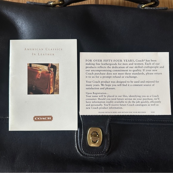 Vintage Coach 1990s Leather Messenger Bag - Picture 4 of 11